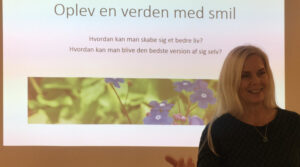 Book dit næste firma foredrag: Oplev en verden med smil